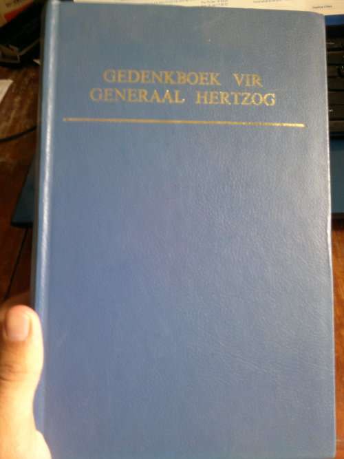 GEDENKBOEK VIR GENERAAL HERTZOG 1965 392 BLADSY BOEK